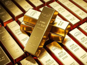 us feds persistence challenges golds safe haven status bullion falls 3 5 this week 1